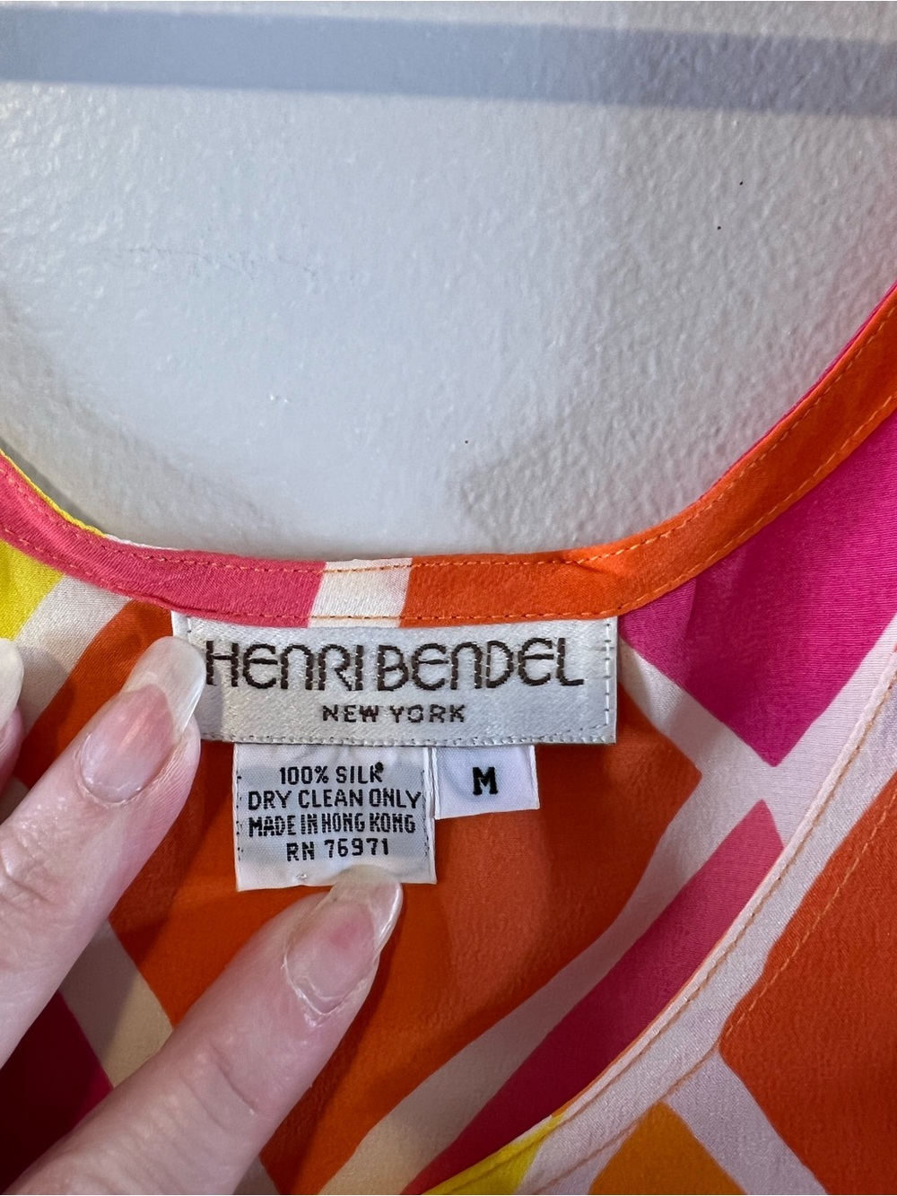 Vintage Henri Bendel “Work of Art” 100% Silk Sleeveless Tank Top - Picture 3 of 6